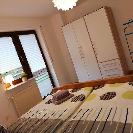 Ebenerdige Ferienwohnung Mit Grosser Terrasse In Der Naehe Des Waldes, Zum Wohlfuehlen Schoneck Экстерьер фото